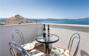 2 Bedroom Lovely Apartment In Komarna